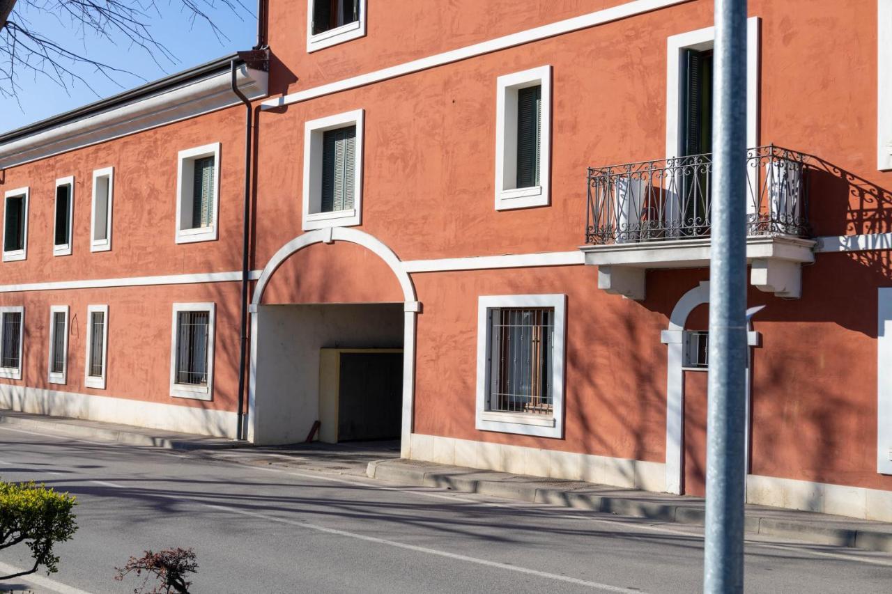 Maison 140 Lonato Exteriör bild